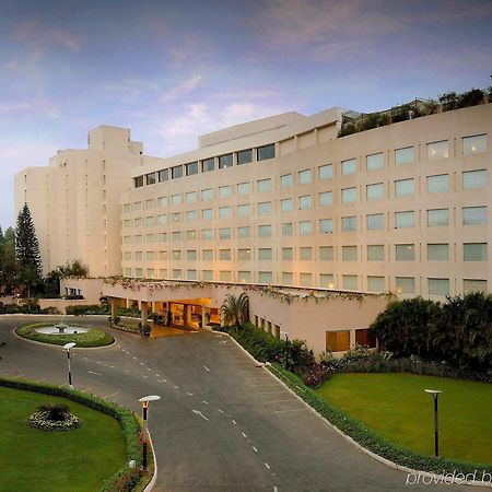 Hotel The Lalit Ashok Bangalore Exterior foto