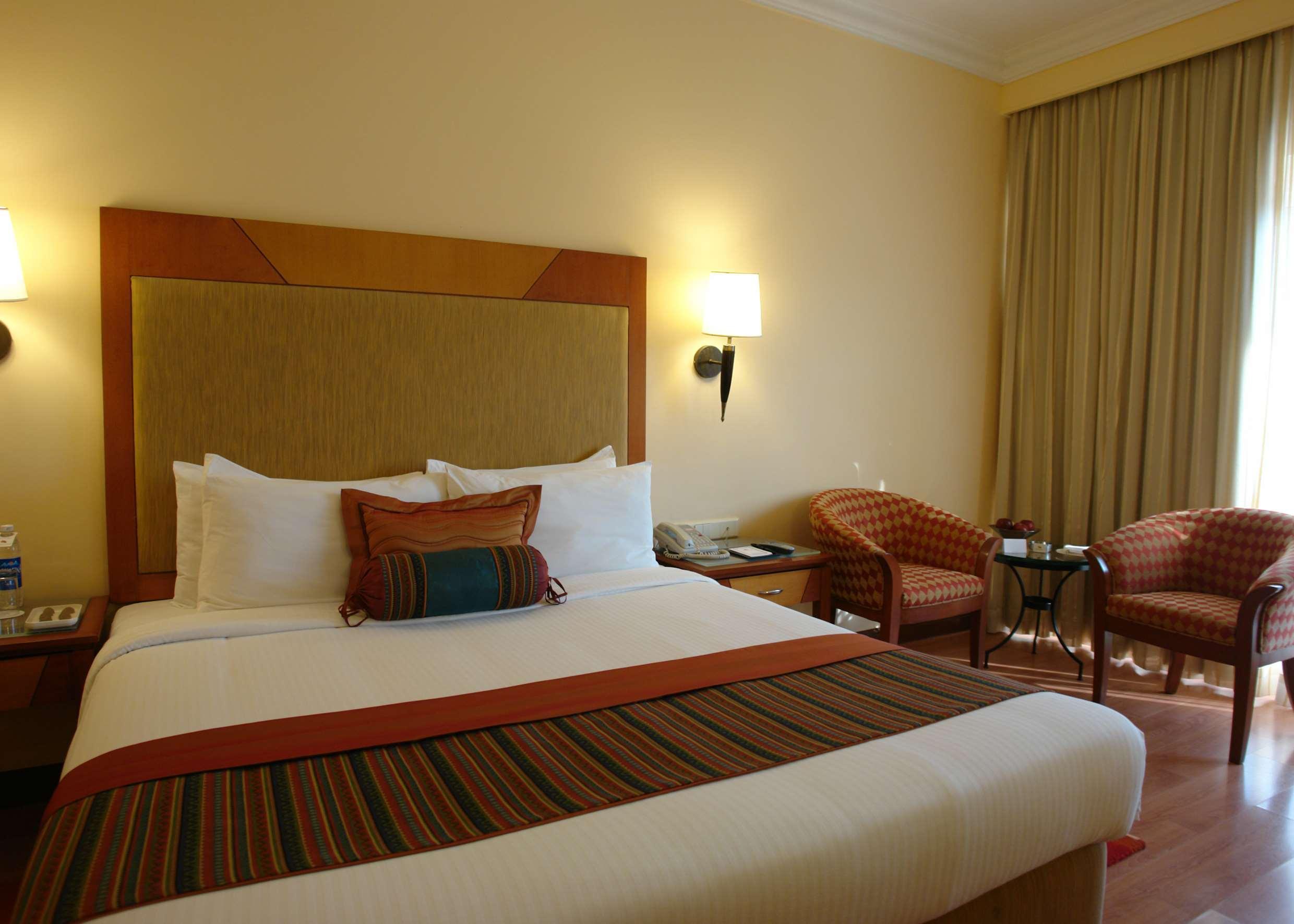 Hotel The Lalit Ashok Bangalore Exterior foto
