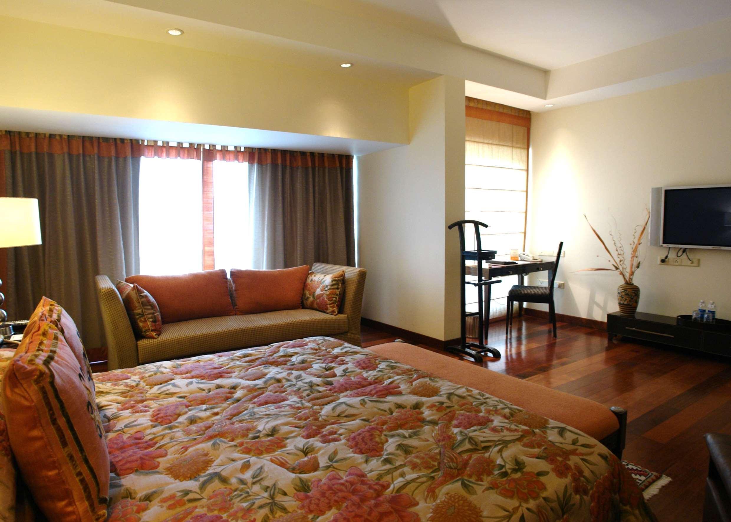 Hotel The Lalit Ashok Bangalore Exterior foto