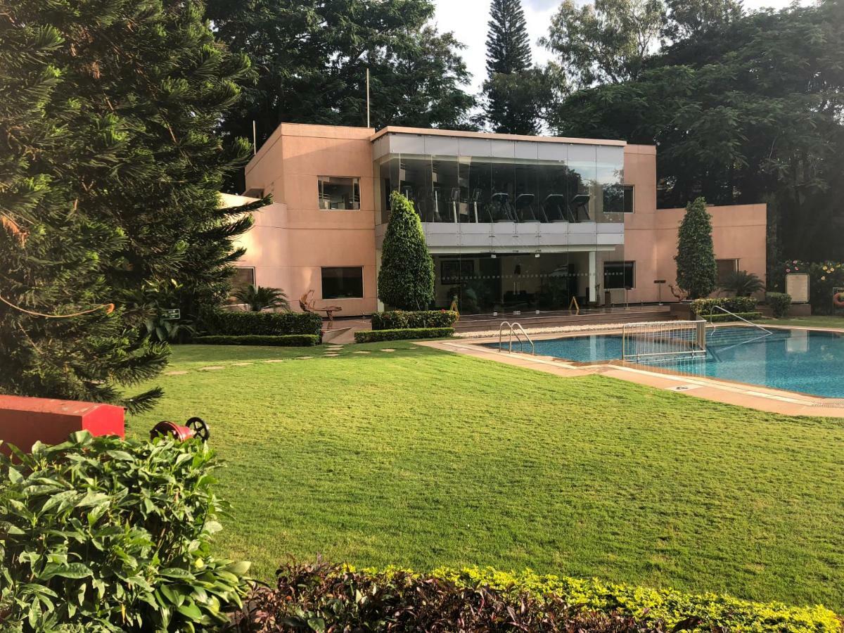 Hotel The Lalit Ashok Bangalore Exterior foto